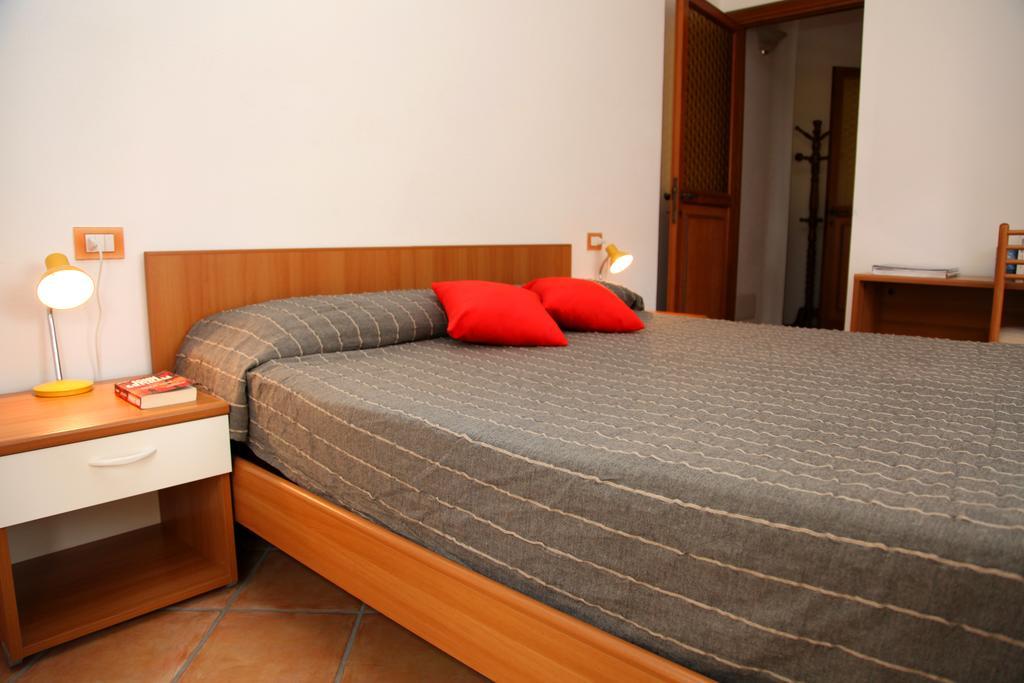 La Contessa Aparthotel Santa Teresa Gallura Exteriör bild