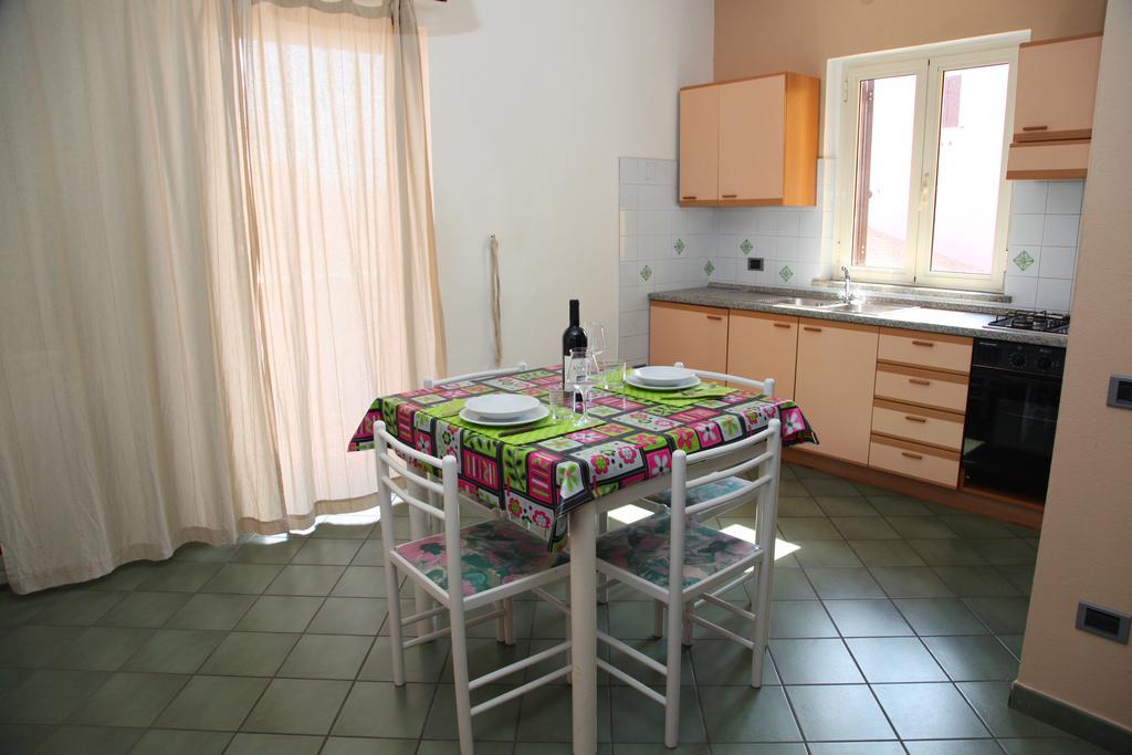 La Contessa Aparthotel Santa Teresa Gallura Exteriör bild